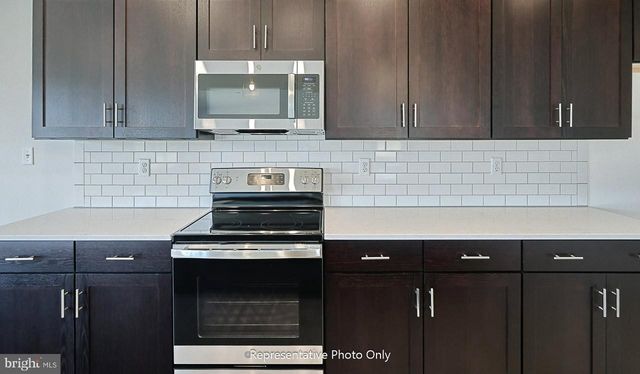 7843 OAK BROOK DR, Harrisburg, PA 17112