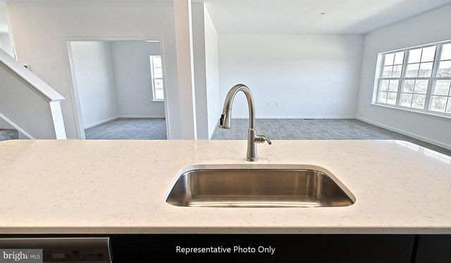 7843 OAK BROOK DR, Harrisburg, PA 17112