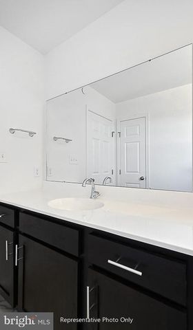 7843 OAK BROOK DR, Harrisburg, PA 17112