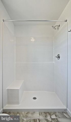 7843 OAK BROOK DR, Harrisburg, PA 17112