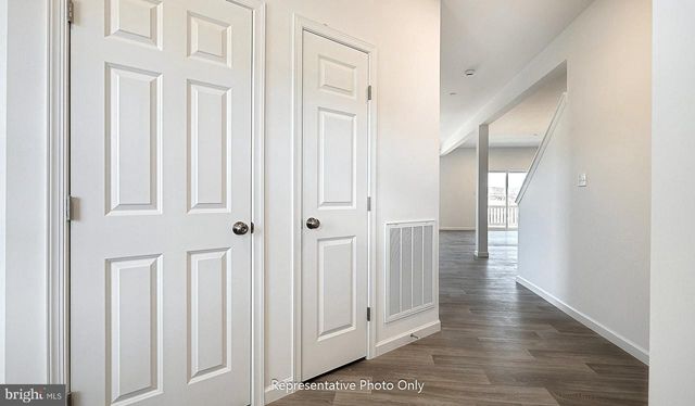 7843 OAK BROOK DR, Harrisburg, PA 17112