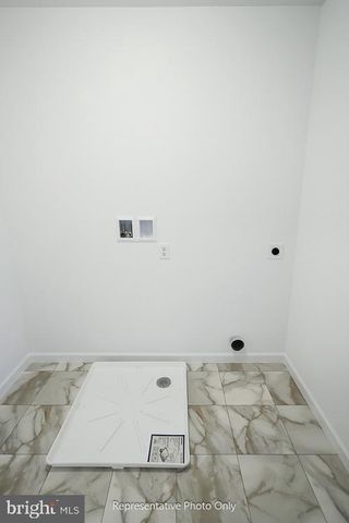 7843 OAK BROOK DR, Harrisburg, PA 17112