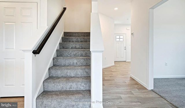 7843 OAK BROOK DR, Harrisburg, PA 17112