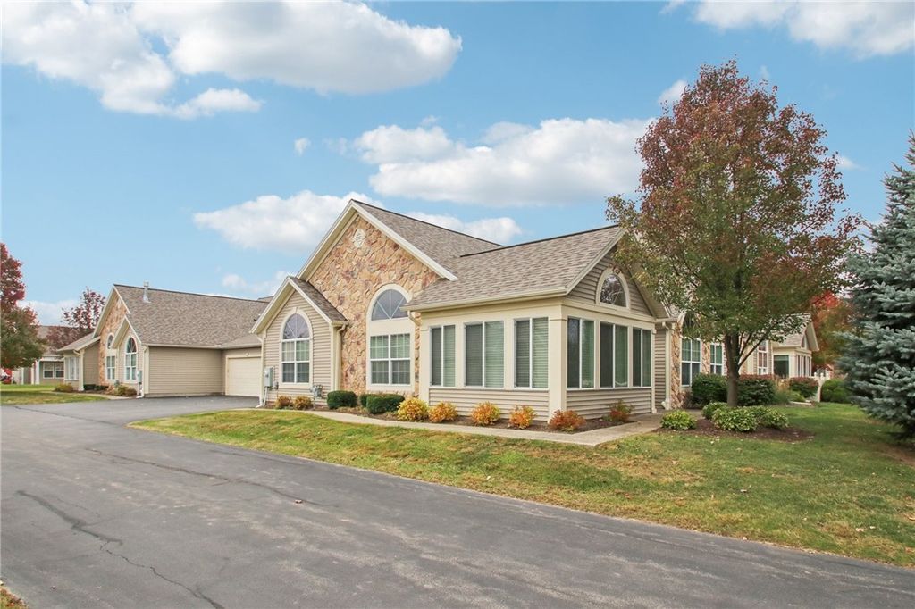 21 Maple Center Road, Greece, NY 14468