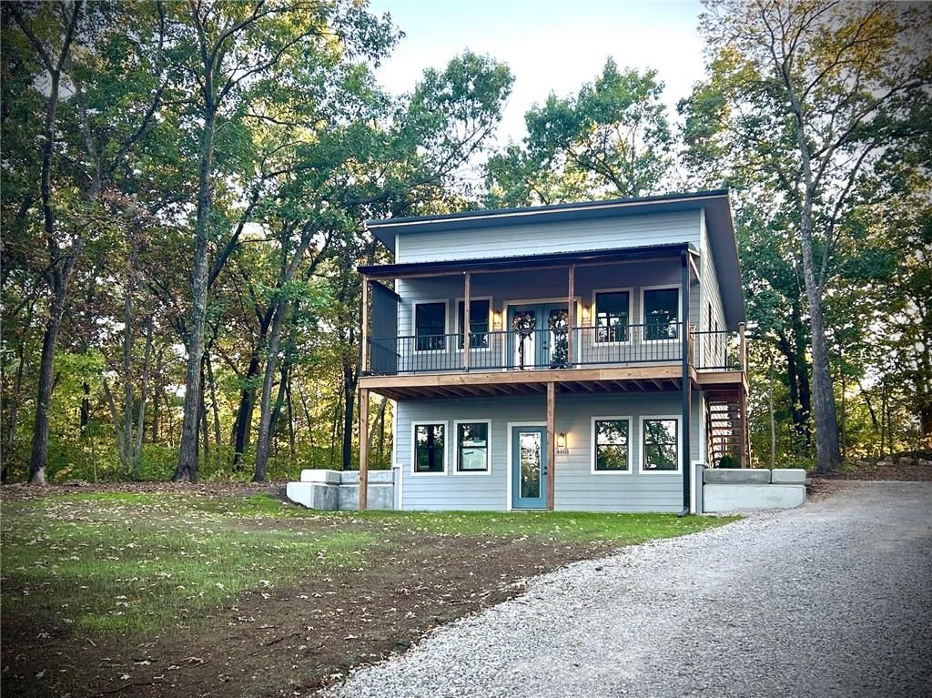 4901 Cheyenne Lane, Mclouth, KS 66054