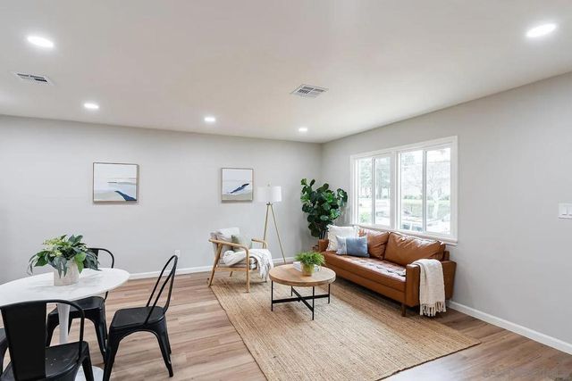 5270 Trojan Ave, San Diego, CA 92115