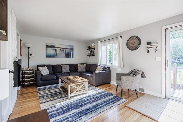 118 Duxbury Road, Greece, NY 14626