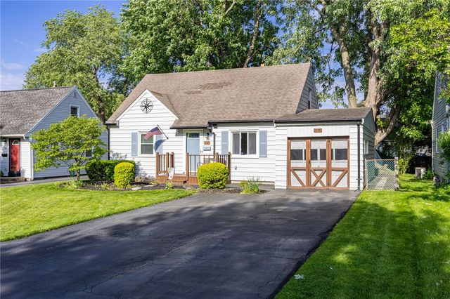 118 Duxbury Road, Greece, NY 14626