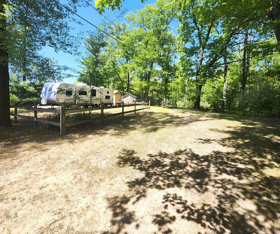 2310 S Whitney Beach Road, Beaverton, MI 48612