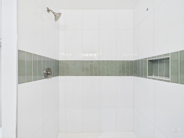 806 W 24th ST 300, Austin, TX 78705