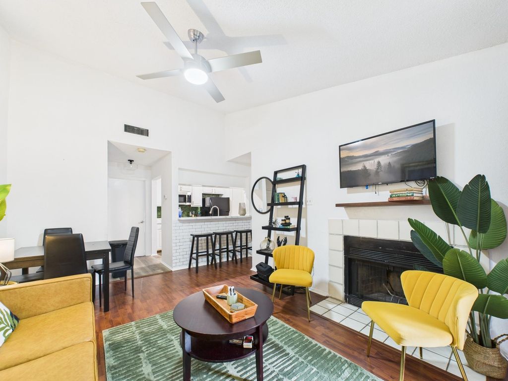 806 W 24th ST 300, Austin, TX 78705