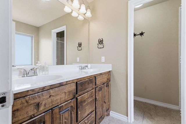 224 Comanche, Cashion, OK 73016