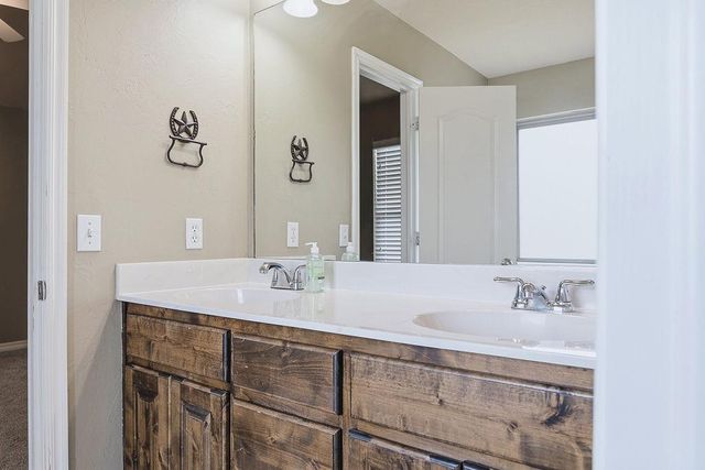 224 Comanche, Cashion, OK 73016