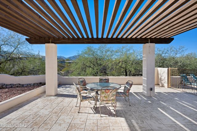 5122 W Camino De La Amapola, Tucson, AZ 85745
