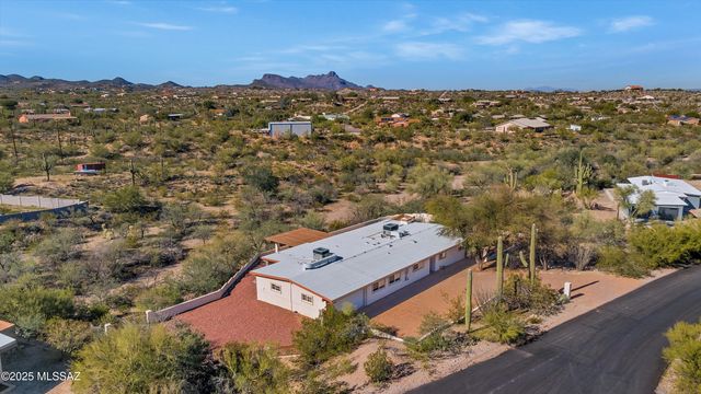 5122 W Camino De La Amapola, Tucson, AZ 85745