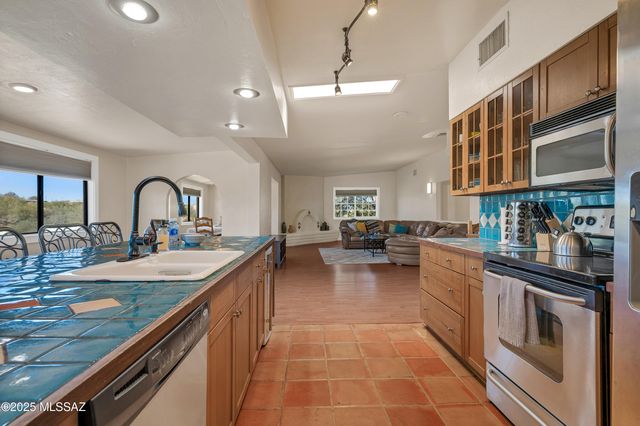 5122 W Camino De La Amapola, Tucson, AZ 85745