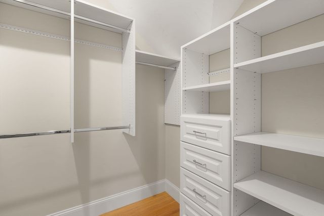 60 Graystone 60, Winchester, MA 01890