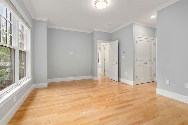 60 Graystone 60, Winchester, MA 01890