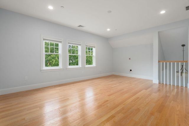 60 Graystone 60, Winchester, MA 01890