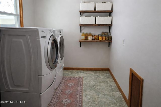 17566 Wapakoneta Road, Grand Rapids, OH 43522