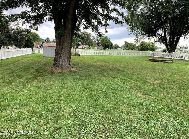 17566 Wapakoneta Road, Grand Rapids, OH 43522