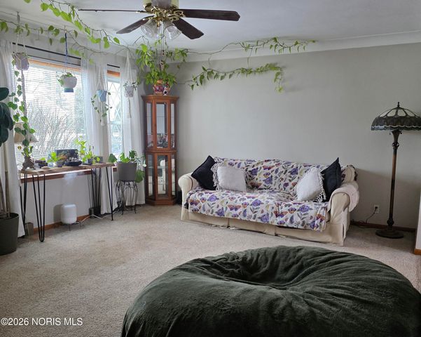 17566 Wapakoneta Road, Grand Rapids, OH 43522