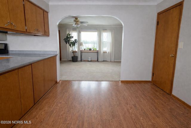 17566 Wapakoneta Road, Grand Rapids, OH 43522