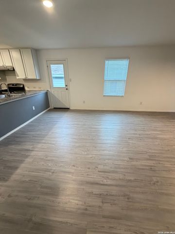 7202 Satellite, San Antonio, TX 78252