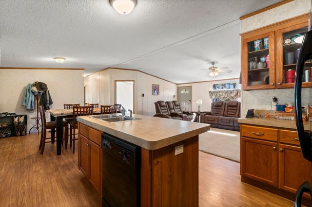 706 Sunny Drive, Livingston, TX 77351