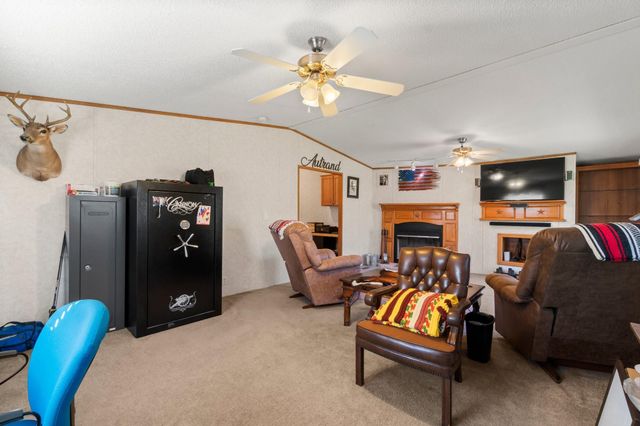 706 Sunny Drive, Livingston, TX 77351