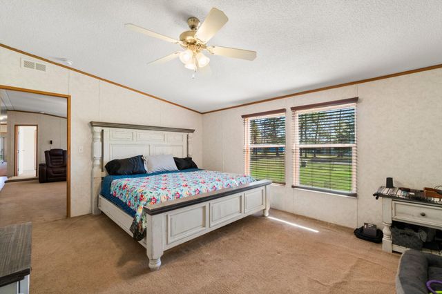 706 Sunny Drive, Livingston, TX 77351
