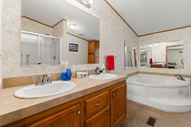 706 Sunny Drive, Livingston, TX 77351