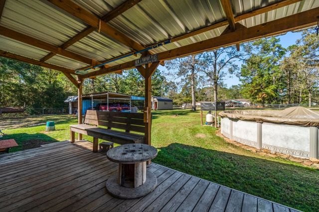 706 Sunny Drive, Livingston, TX 77351