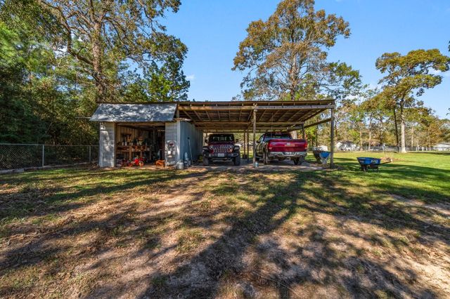 706 Sunny Drive, Livingston, TX 77351