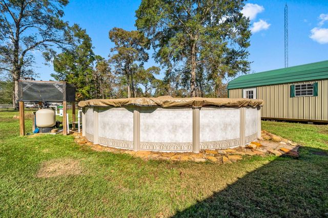 706 Sunny Drive, Livingston, TX 77351
