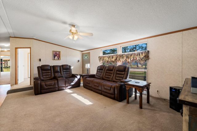 706 Sunny Drive, Livingston, TX 77351