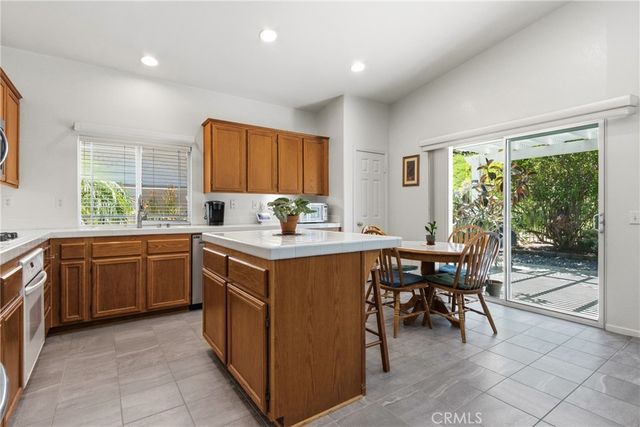 33145 Vermont, Temecula, CA 92592