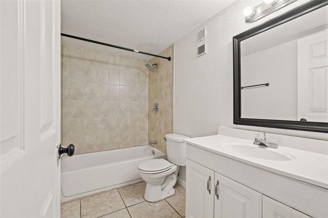 14415 AMERICAN CIRCLE 104, Tampa, FL 33613