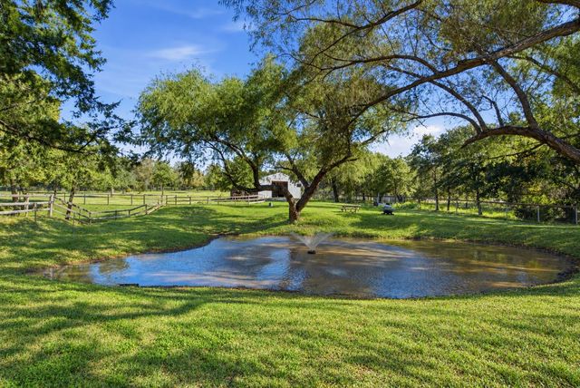 210 Saddle Club Road, Weatherford, TX 76088