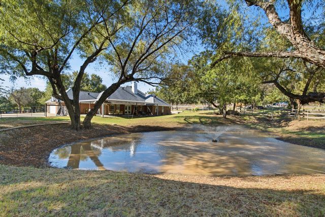 210 Saddle Club Road, Weatherford, TX 76088