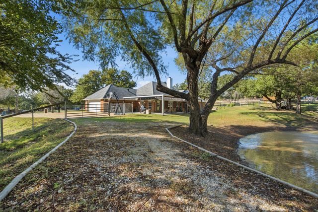 210 Saddle Club Road, Weatherford, TX 76088