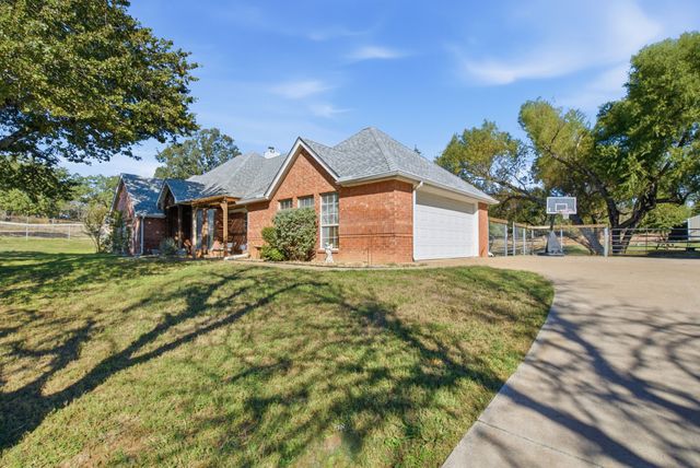 210 Saddle Club Road, Weatherford, TX 76088