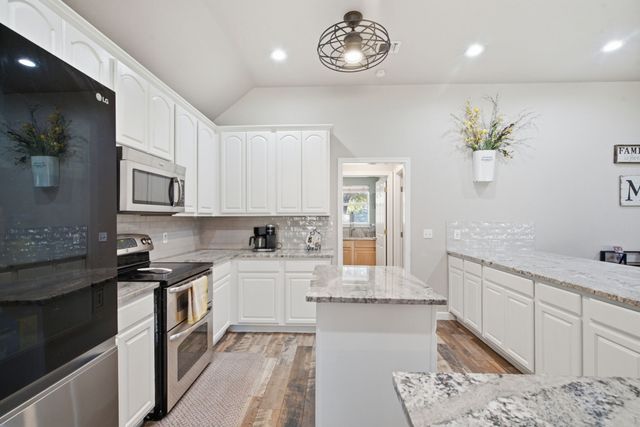 210 Saddle Club Road, Weatherford, TX 76088