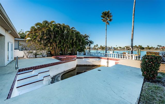 30 DOLPHIN DRIVE, Treasure Island, FL 33706