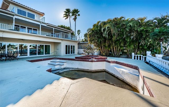 30 DOLPHIN DRIVE, Treasure Island, FL 33706