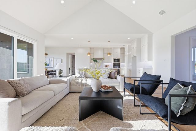 449 Whispering Way, Red Oak, TX 75154