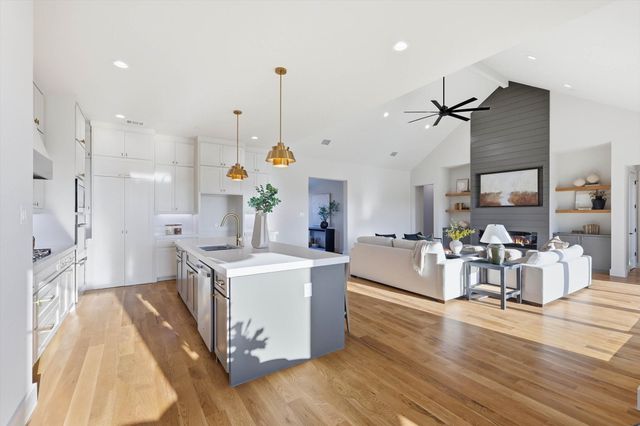 449 Whispering Way, Red Oak, TX 75154