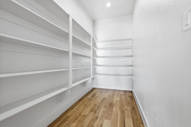 449 Whispering Way, Red Oak, TX 75154