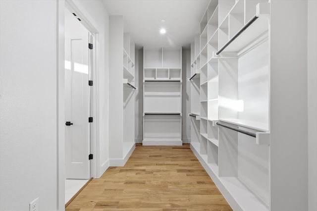 449 Whispering Way, Red Oak, TX 75154