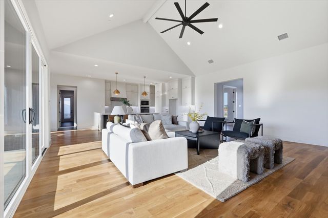 449 Whispering Way, Red Oak, TX 75154